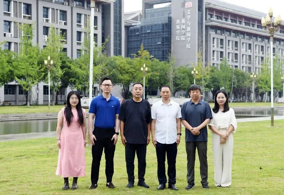 我院获学校先进党支部和先进个人表彰